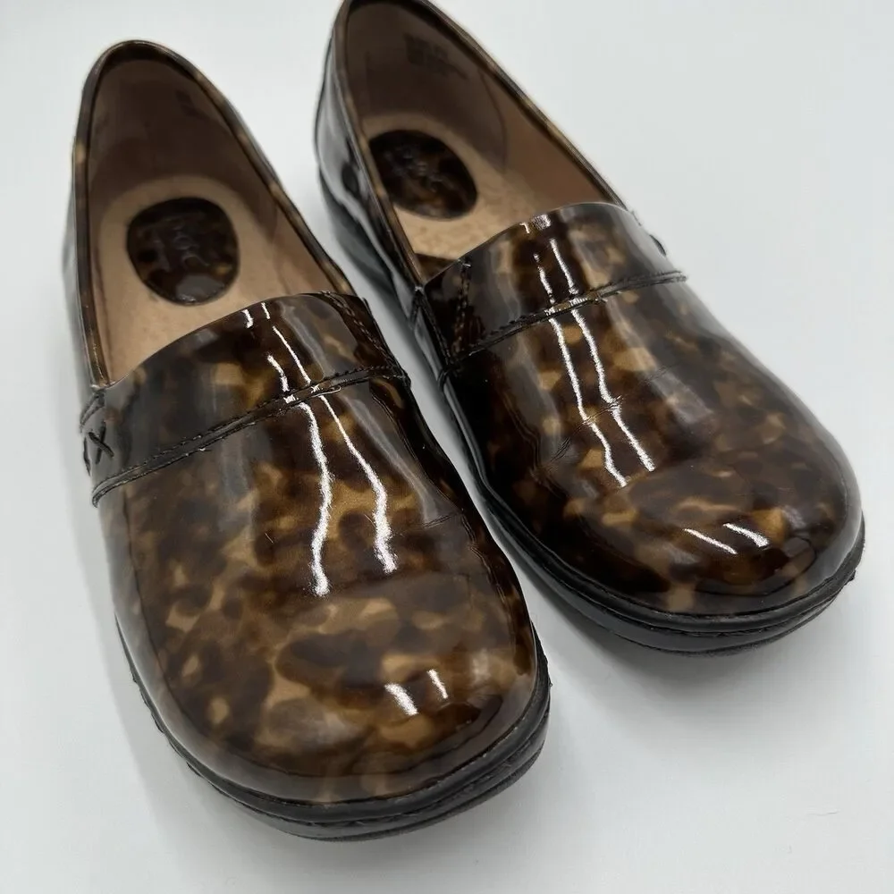 BOC Born Concept Clogs Womens 8 Slip On Shoes Brown Cheetah Patent Faux Leather - Picture 10 of 16